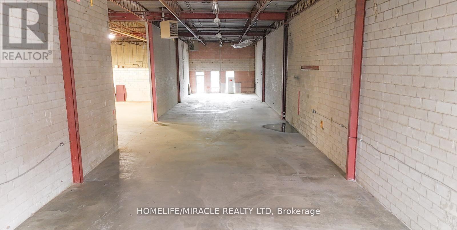 1235 Shawson Drive, Mississauga, Ontario  L4W 1C4 - Photo 13 - W12429333