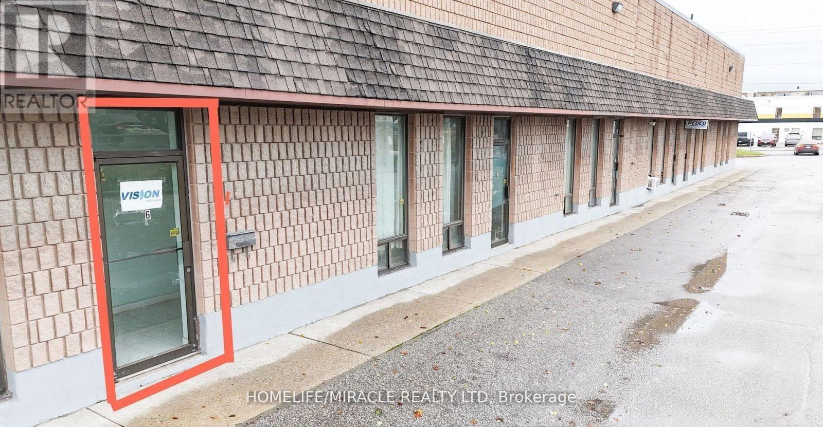 1235 Shawson Drive, Mississauga, Ontario  L4W 1C4 - Photo 4 - W12429333
