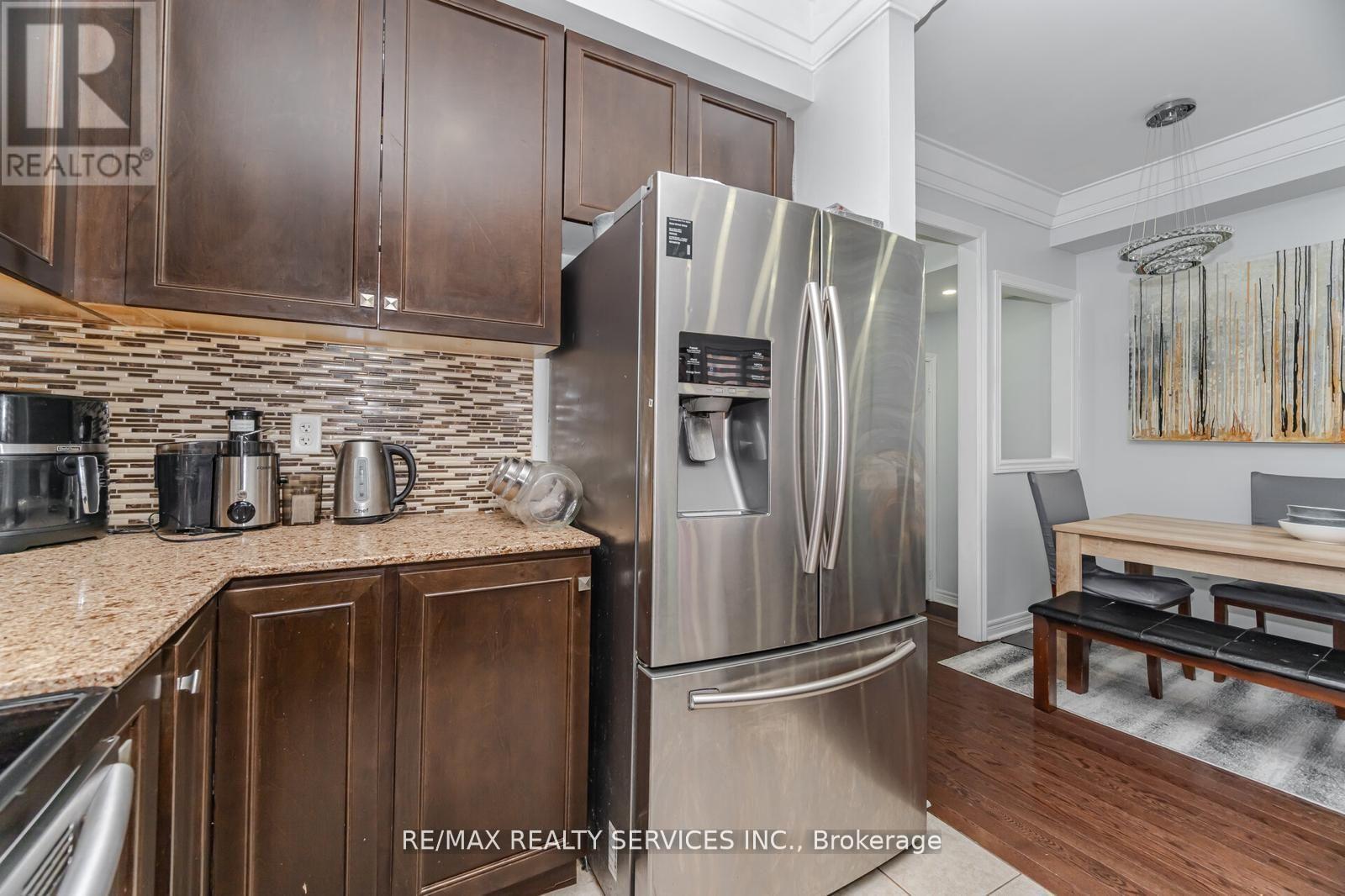 65 Fann Drive, Brampton, Ontario  L7A 4L3 - Photo 11 - W12429355