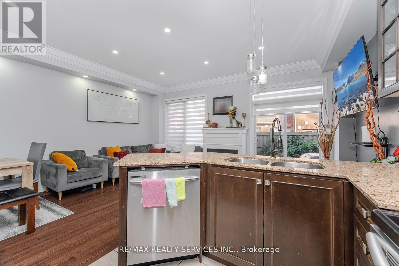 65 Fann Drive, Brampton, Ontario  L7A 4L3 - Photo 13 - W12429355