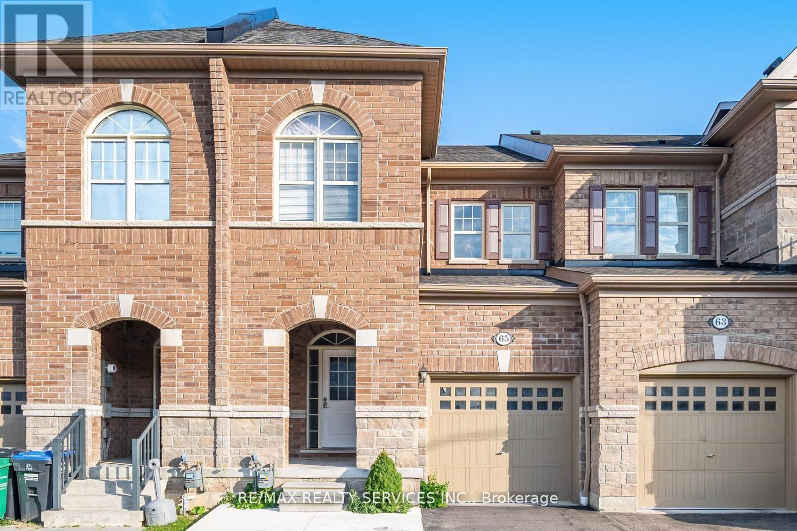 65 Fann Drive, Brampton, Ontario  L7A 4L3 - Photo 2 - W12429355