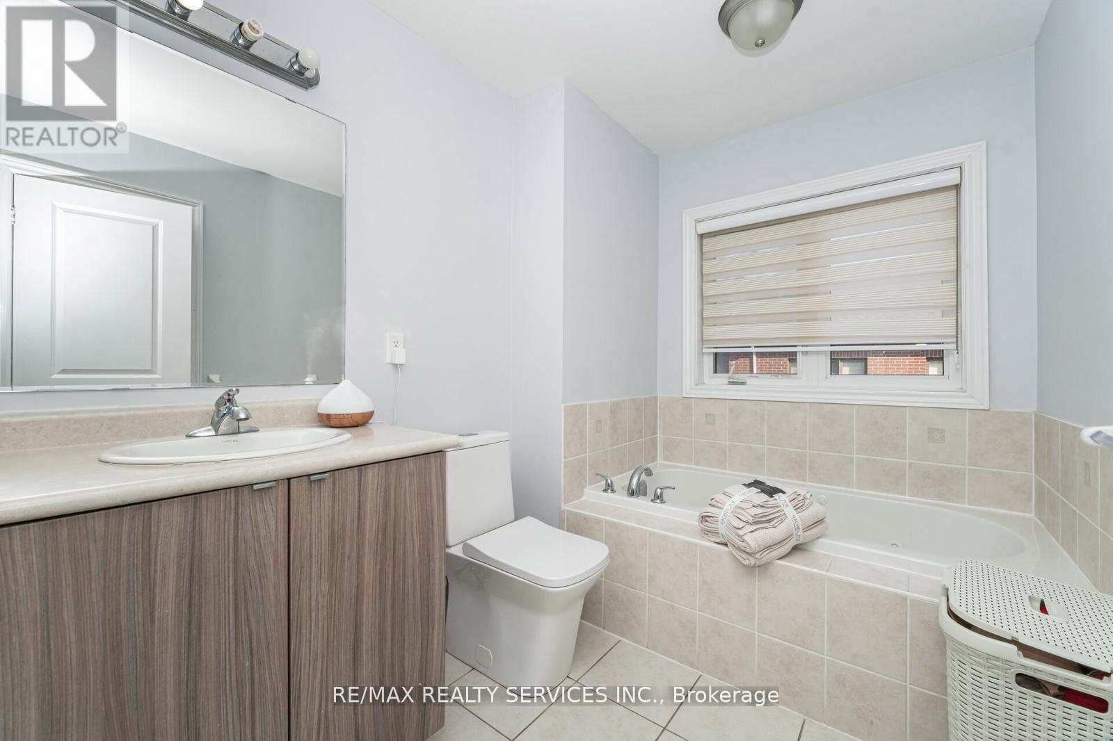65 Fann Drive, Brampton, Ontario  L7A 4L3 - Photo 32 - W12429355