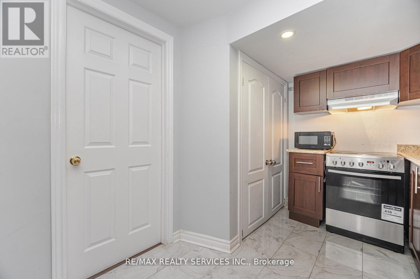 65 Fann Drive, Brampton, Ontario  L7A 4L3 - Photo 36 - W12429355