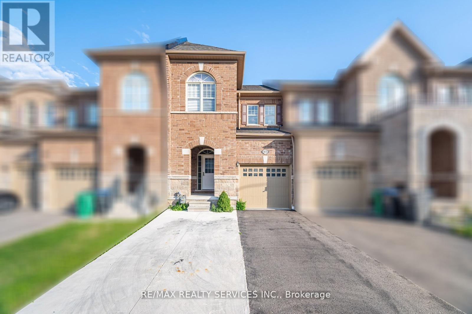 65 Fann Drive, Brampton, Ontario  L7A 4L3 - Photo 4 - W12429355