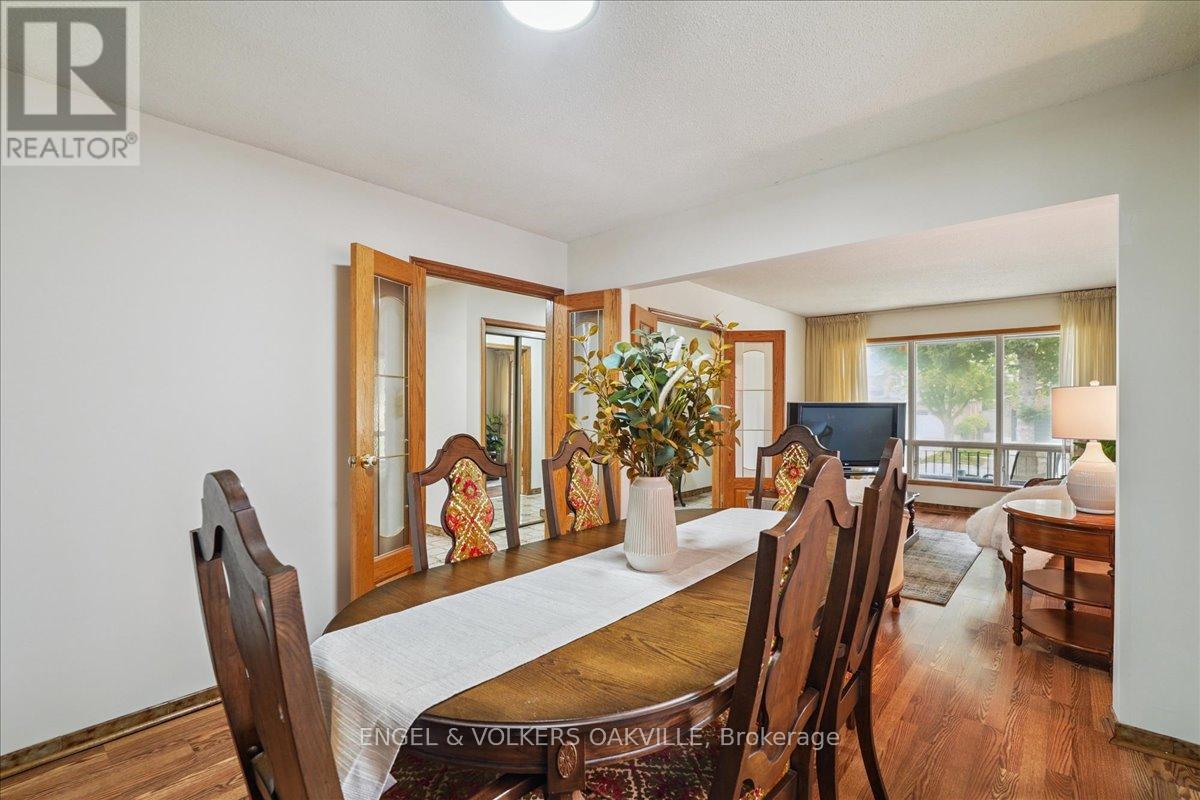 4170 Sunset Valley Court, Mississauga, Ontario  L4W 3L5 - Photo 10 - W12429358