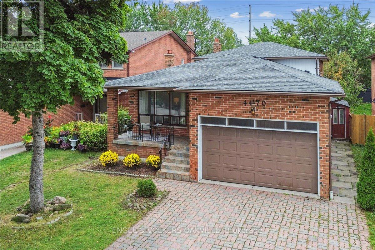 4170 Sunset Valley Court, Mississauga, Ontario  L4W 3L5 - Photo 3 - W12429358