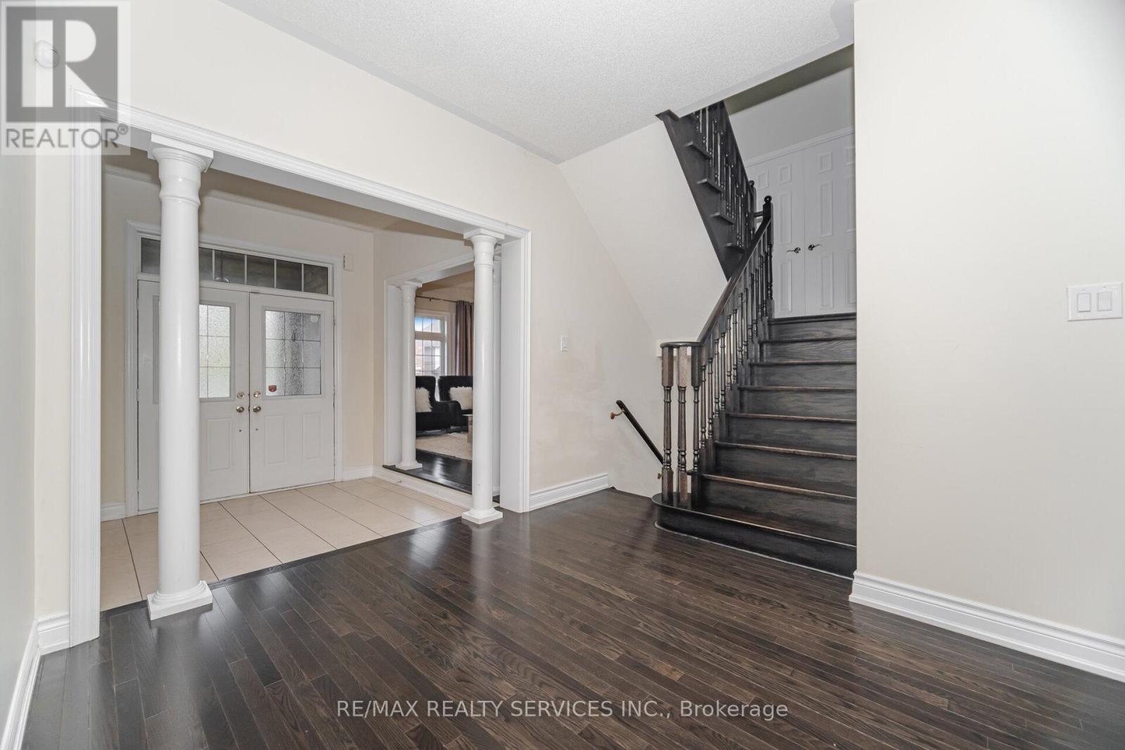 6 Beacon Hill Drive, Brampton, Ontario  L6X 0V6 - Photo 25 - W12429362