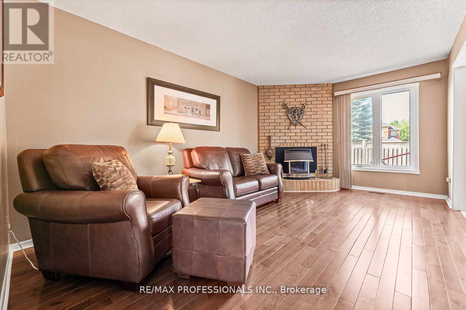 41 Mccabe Crescent, Caledon, Ontario  L7E 5W8 - Photo 11 - W12429366