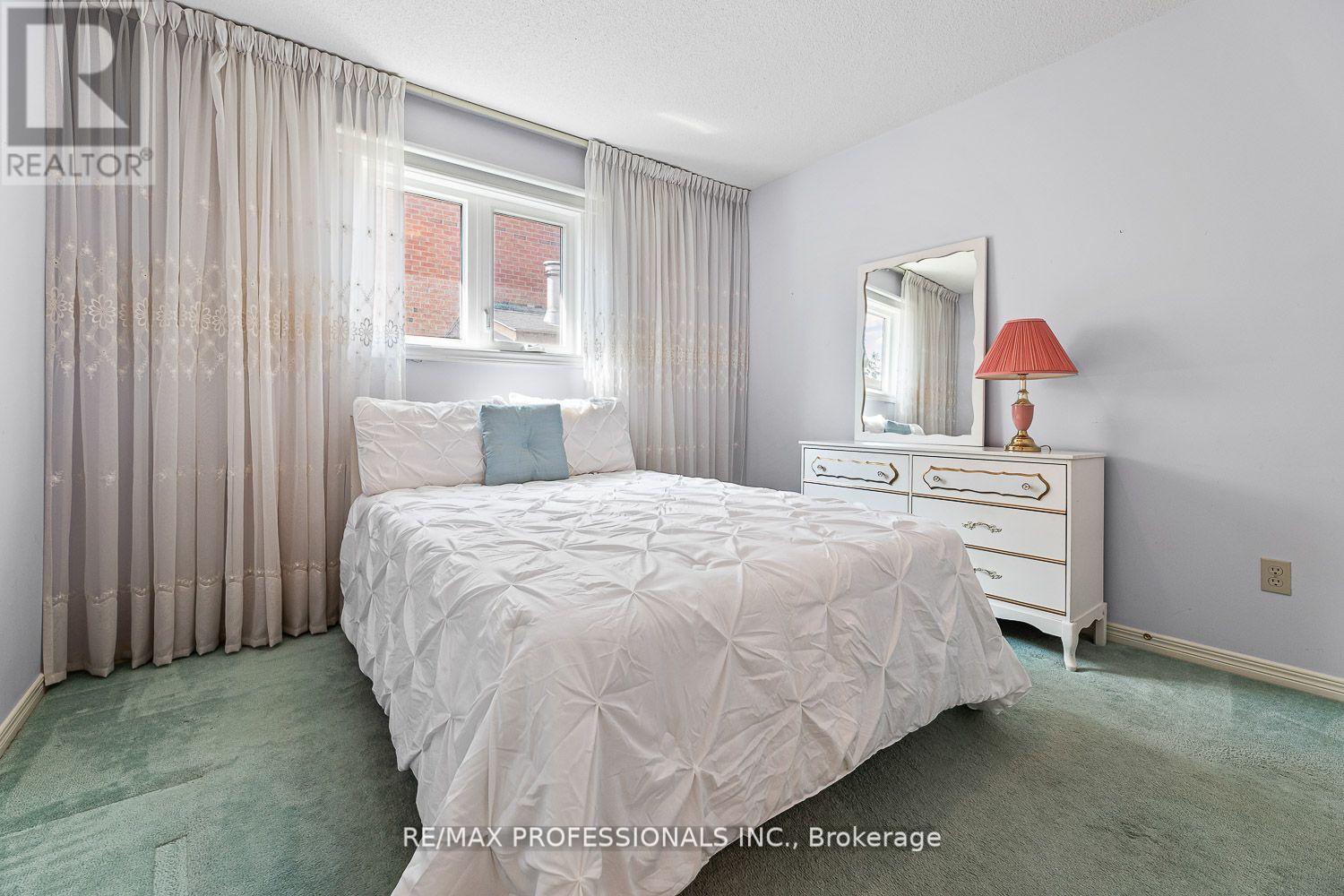 41 Mccabe Crescent, Caledon, Ontario  L7E 5W8 - Photo 16 - W12429366