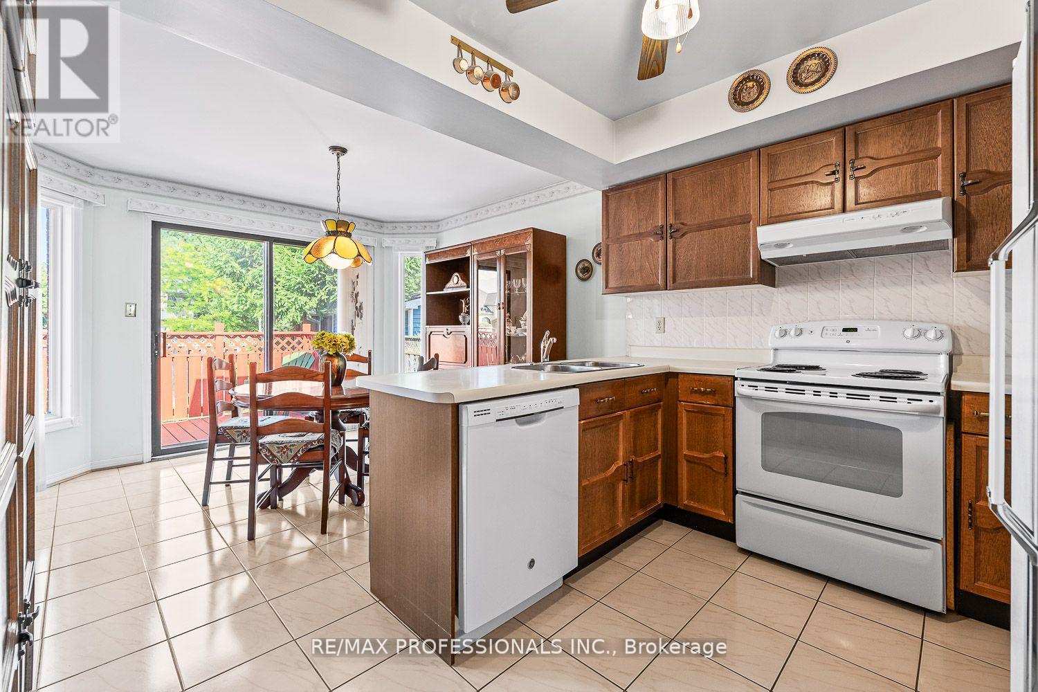 41 Mccabe Crescent, Caledon, Ontario  L7E 5W8 - Photo 8 - W12429366
