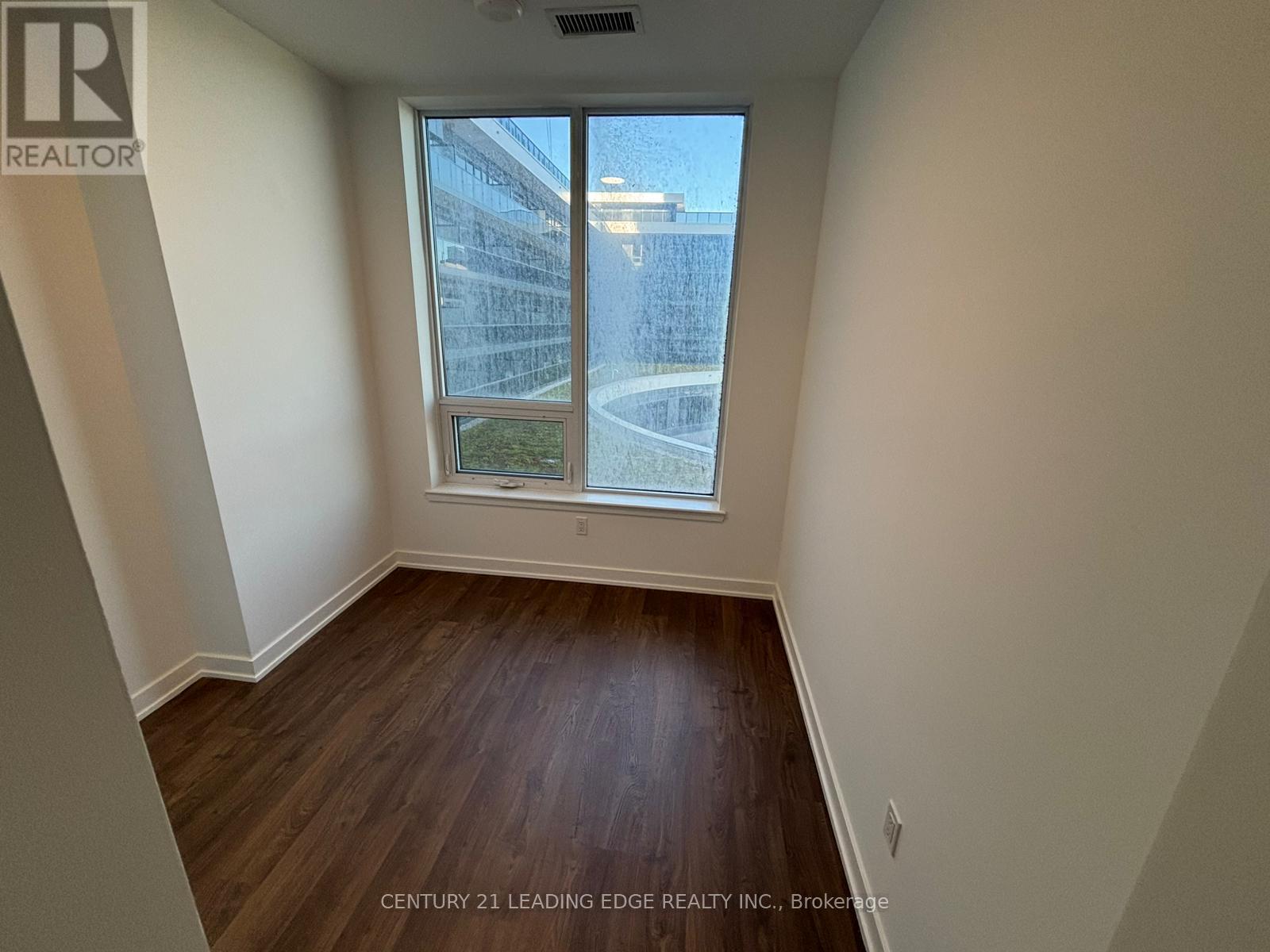402 - 5081 Hurontario Street, Mississauga, Ontario  L4Z 3X7 - Photo 2 - W12429391