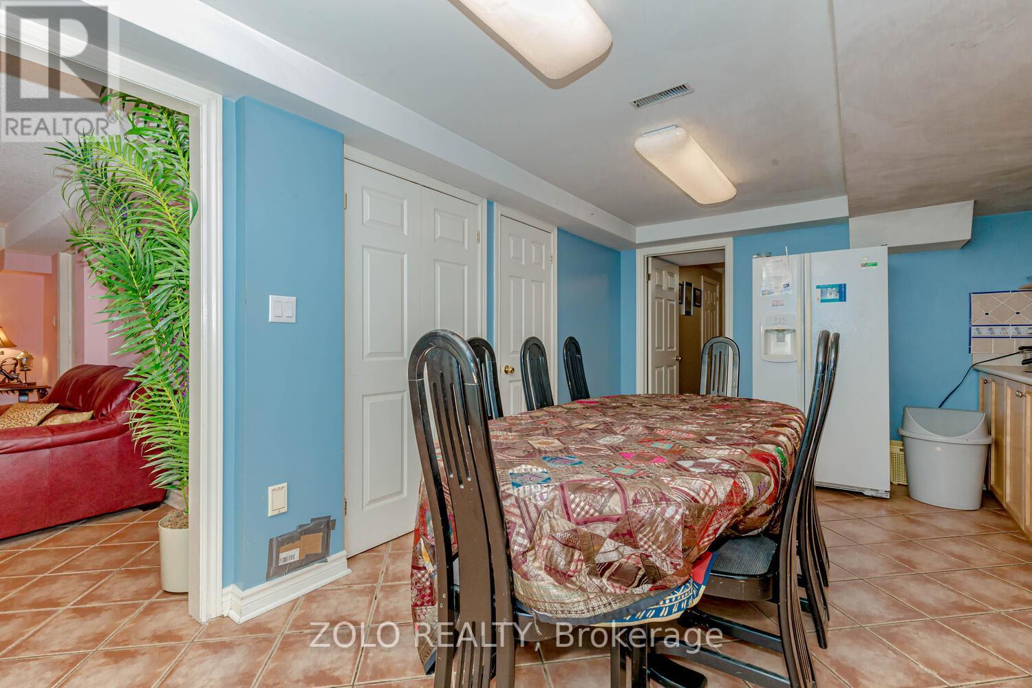1474 Rosemanor Drive, Mississauga, Ontario  L5M 5M4 - Photo 13 - W12429418