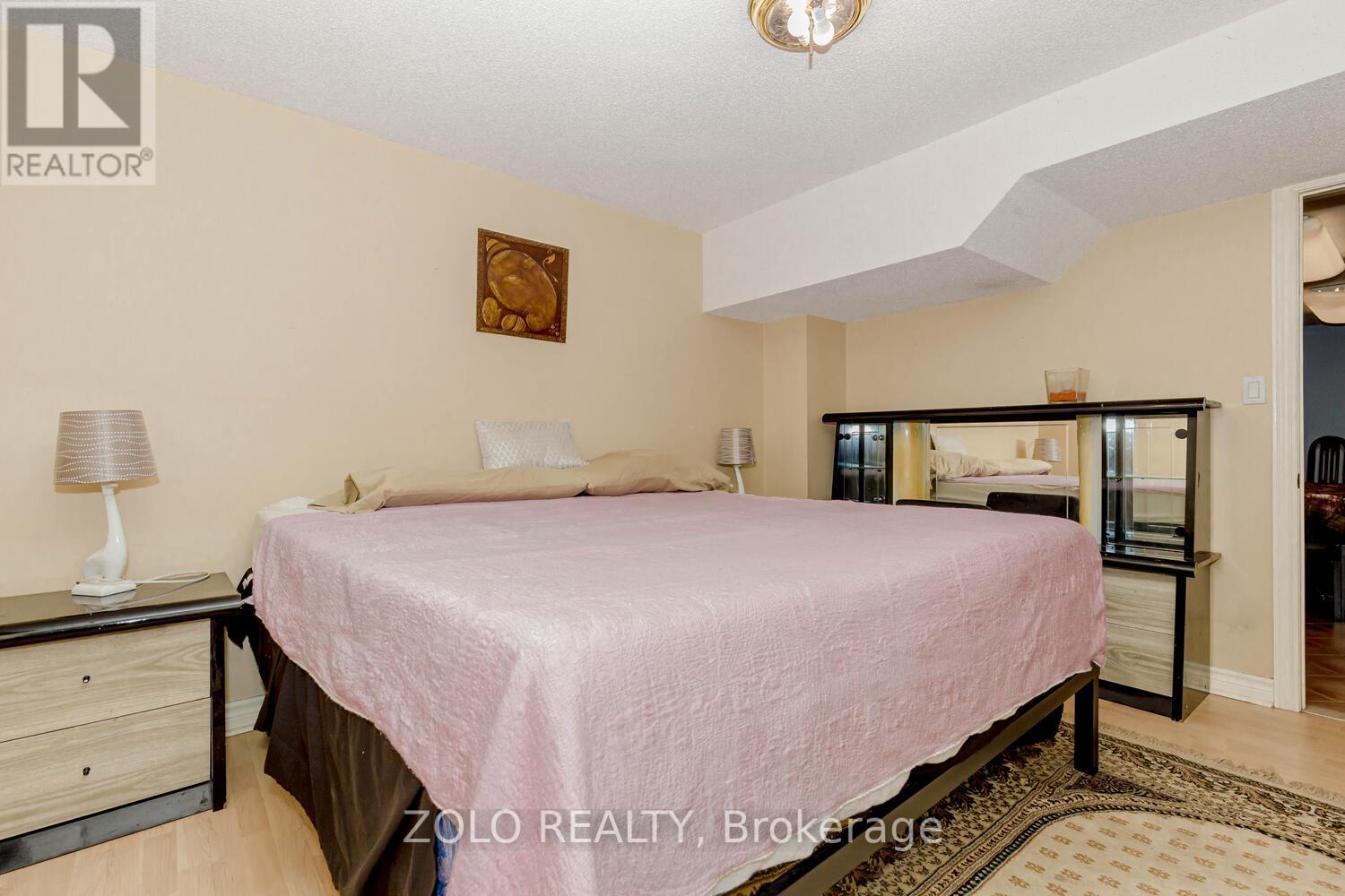 1474 Rosemanor Drive, Mississauga, Ontario  L5M 5M4 - Photo 14 - W12429418