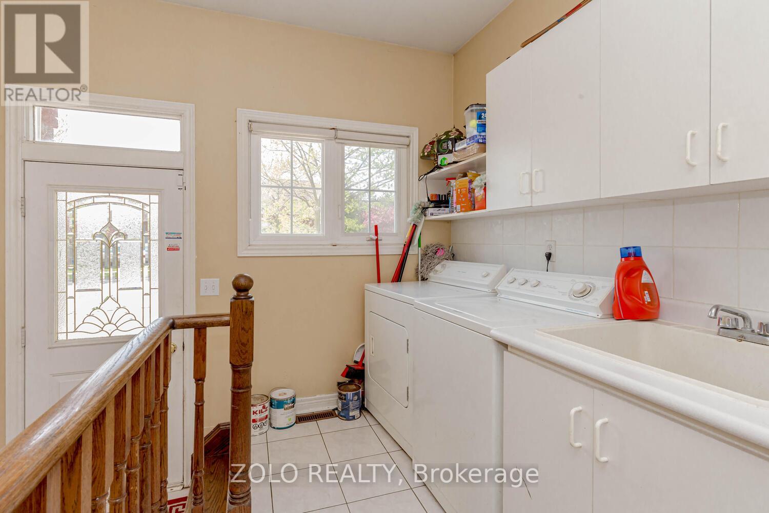 1474 Rosemanor Drive, Mississauga, Ontario  L5M 5M4 - Photo 19 - W12429418