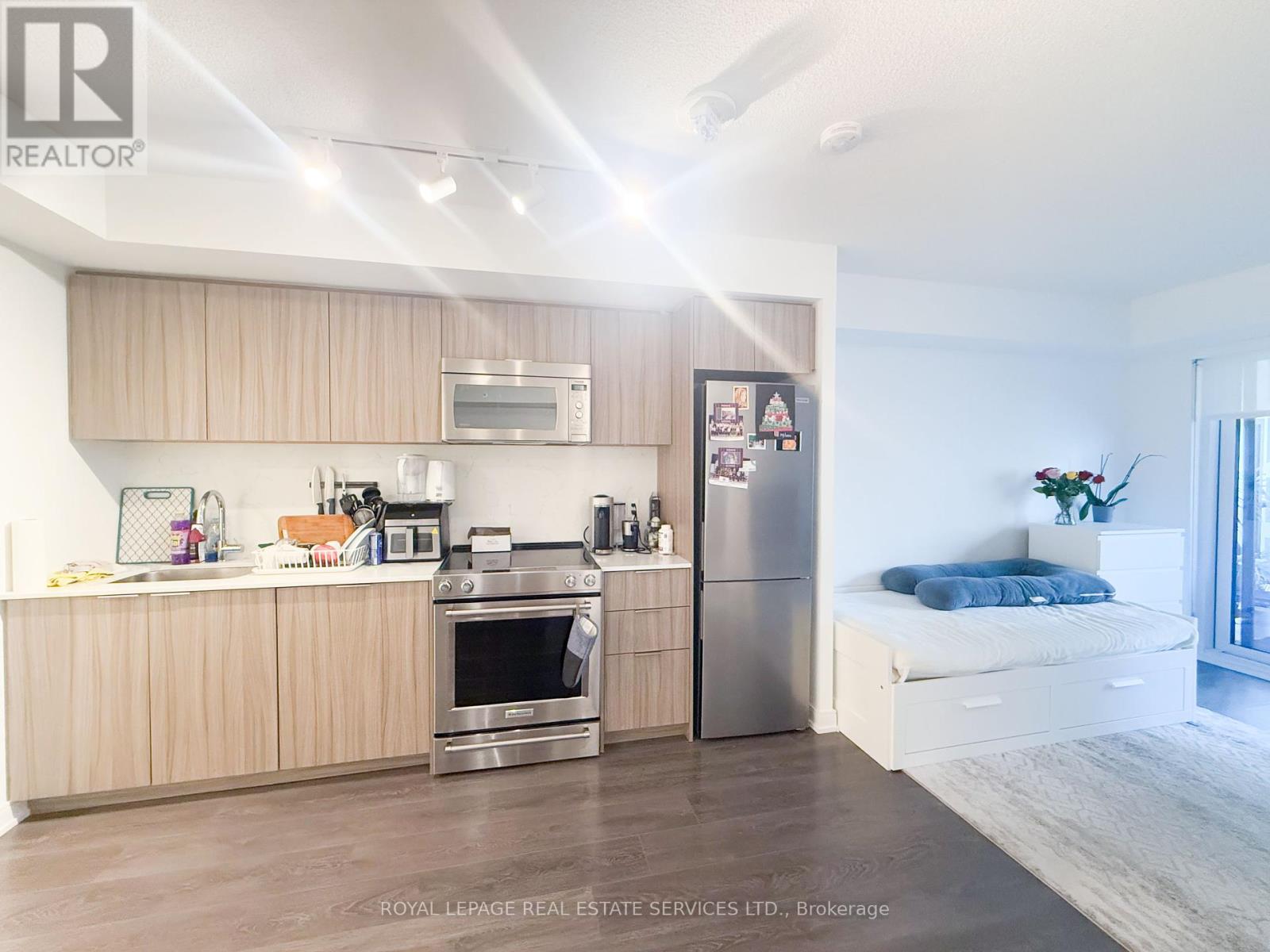 1506 - 30 SAMUEL WOOD WAY, Toronto, Ontario