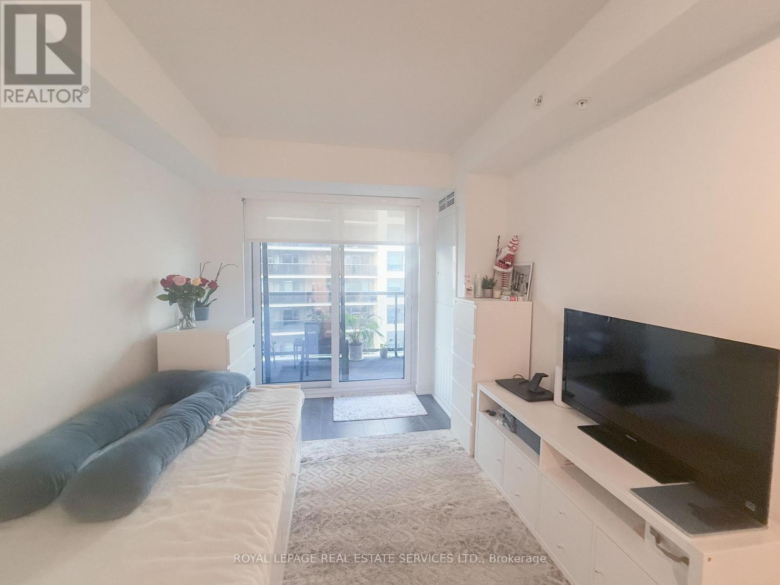 1506 - 30 Samuel Wood Way, Toronto, Ontario  M9B 0C9 - Photo 3 - W12429425