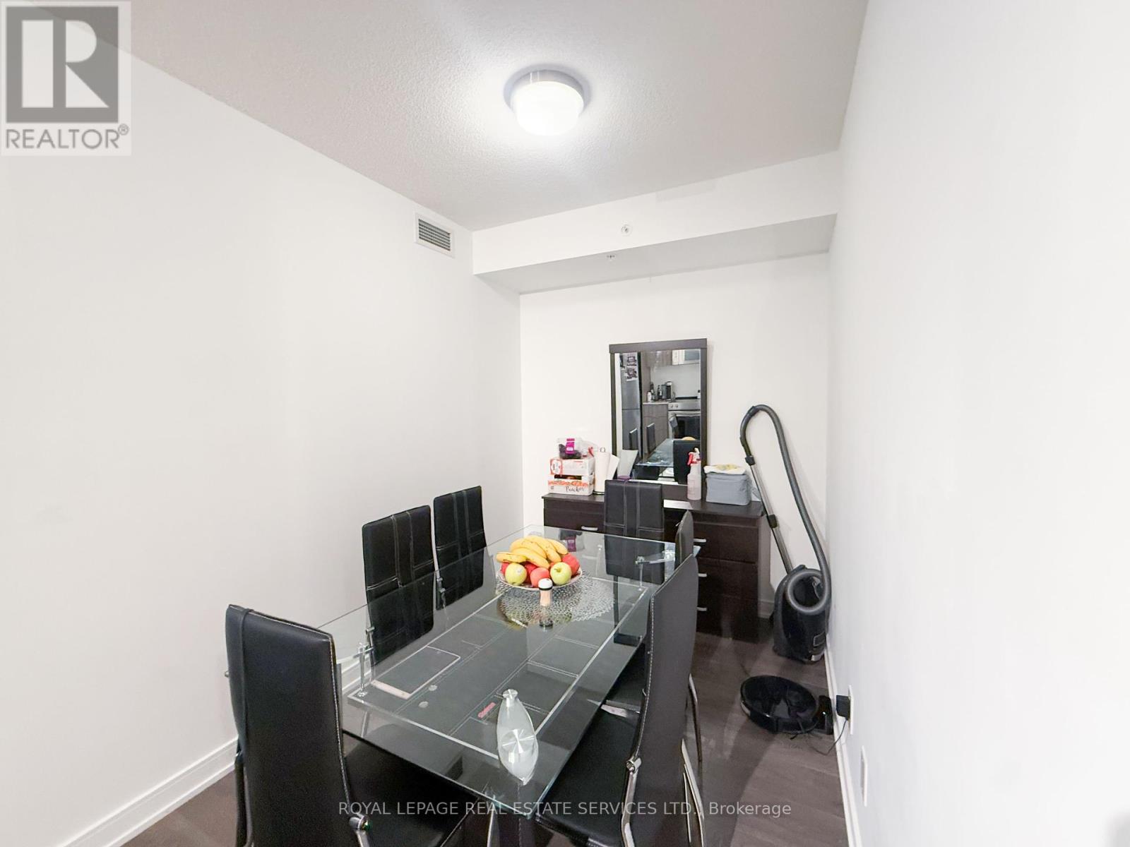 1506 - 30 Samuel Wood Way, Toronto, Ontario  M9B 0C9 - Photo 5 - W12429425
