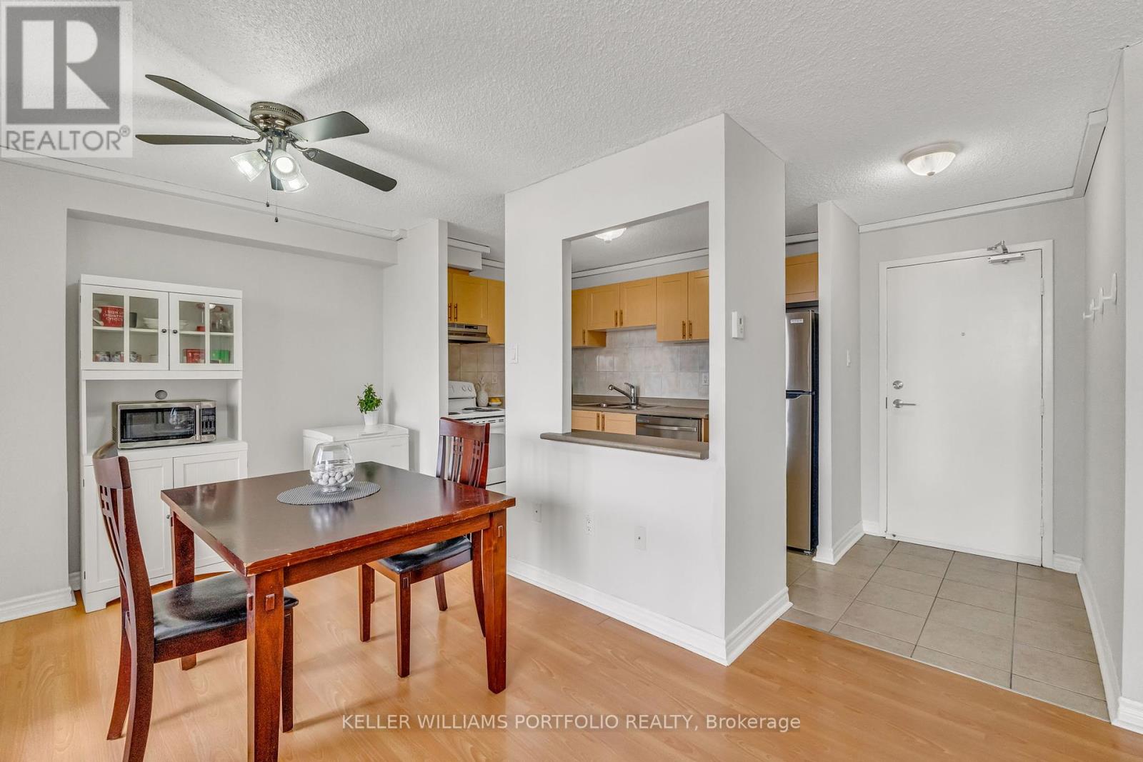 901 - 2900 Battleford Road, Mississauga, Ontario  L5N 2V9 - Photo 2 - W12429431