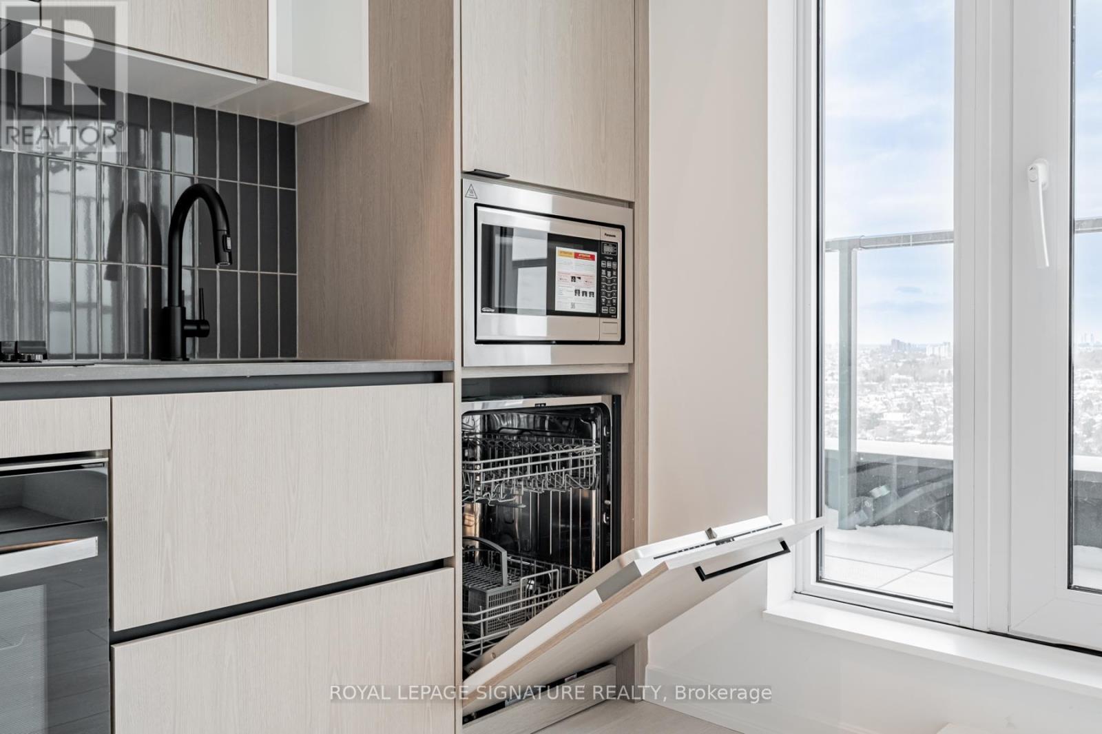 2307 - 1285 Dupont Street, Toronto, Ontario  M6H 0E3 - Photo 14 - W12429434