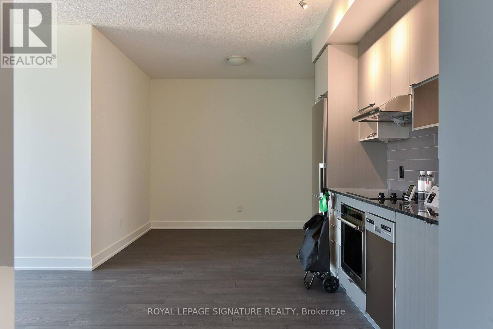 4006 - 7 Mabelle Avenue, Toronto, Ontario  M9A 0C9 - Photo 6 - W12429439