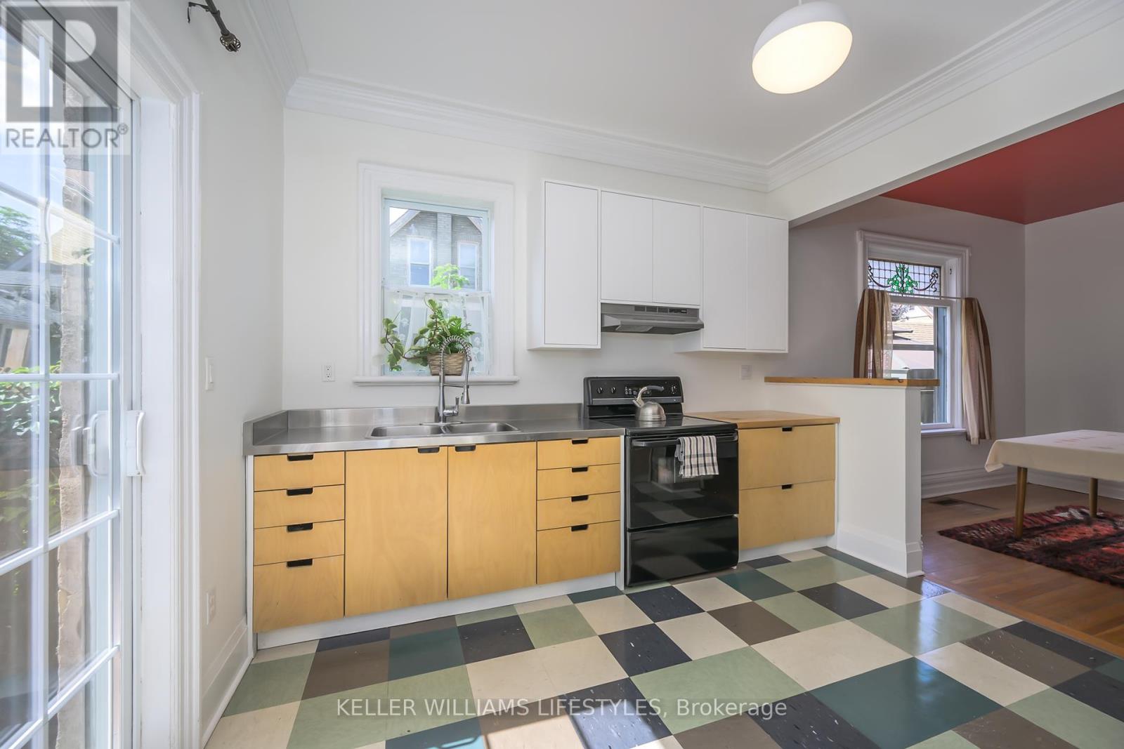 753 Lorne Avenue, London East, Ontario  N5W 3K9 - Photo 4 - X12429513