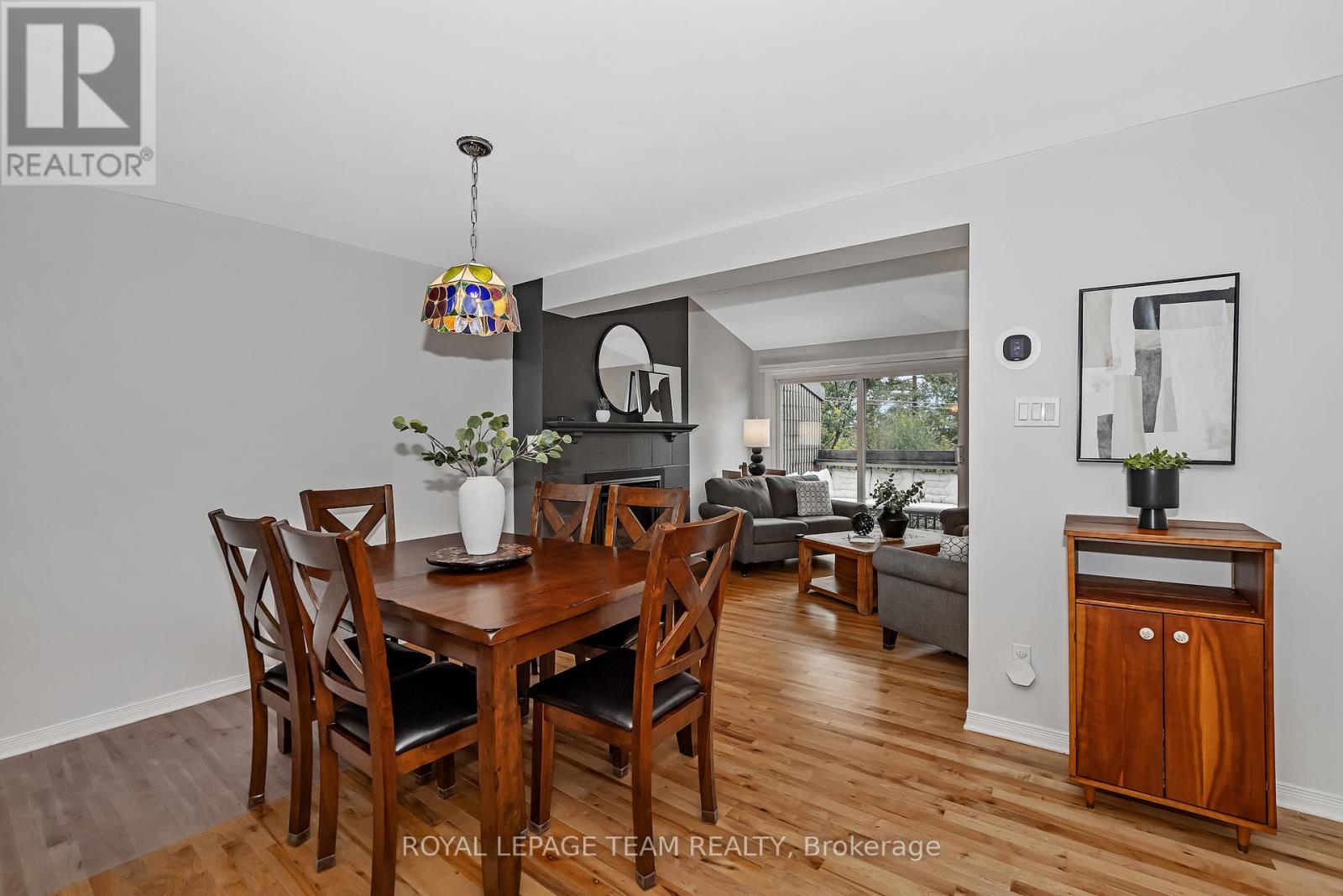 1095 Ambleside Drive, Ottawa, Ontario  K2B 8E2 - Photo 11 - X12429464