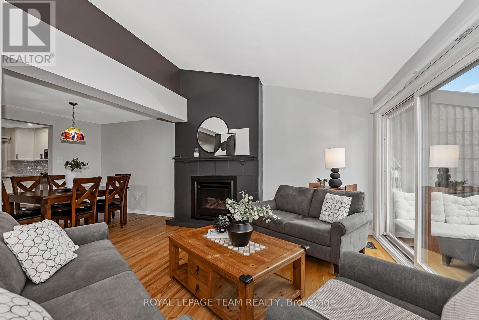1095 Ambleside Drive, Ottawa, Ontario  K2B 8E2 - Photo 13 - X12429464