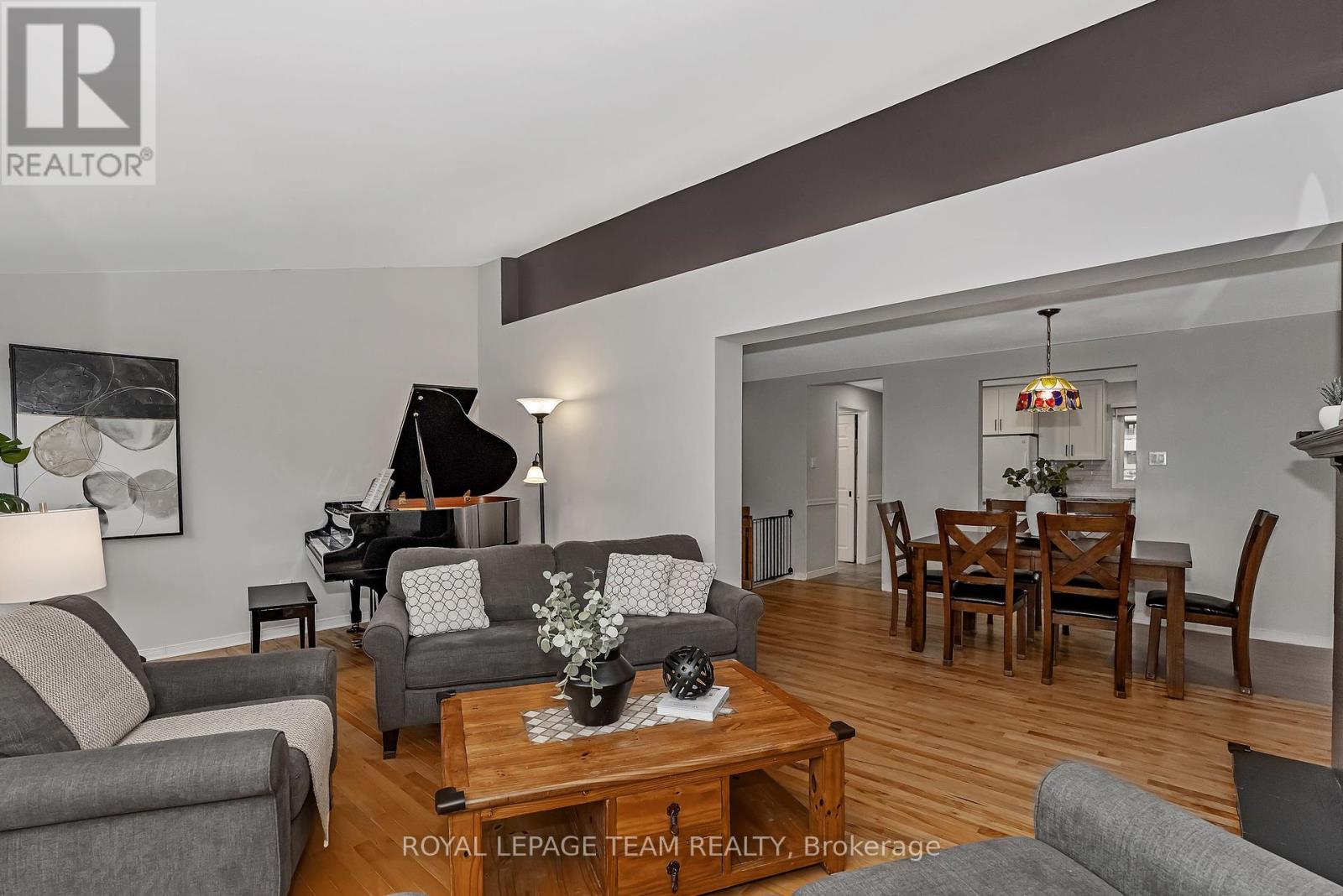 1095 Ambleside Drive, Ottawa, Ontario  K2B 8E2 - Photo 17 - X12429464