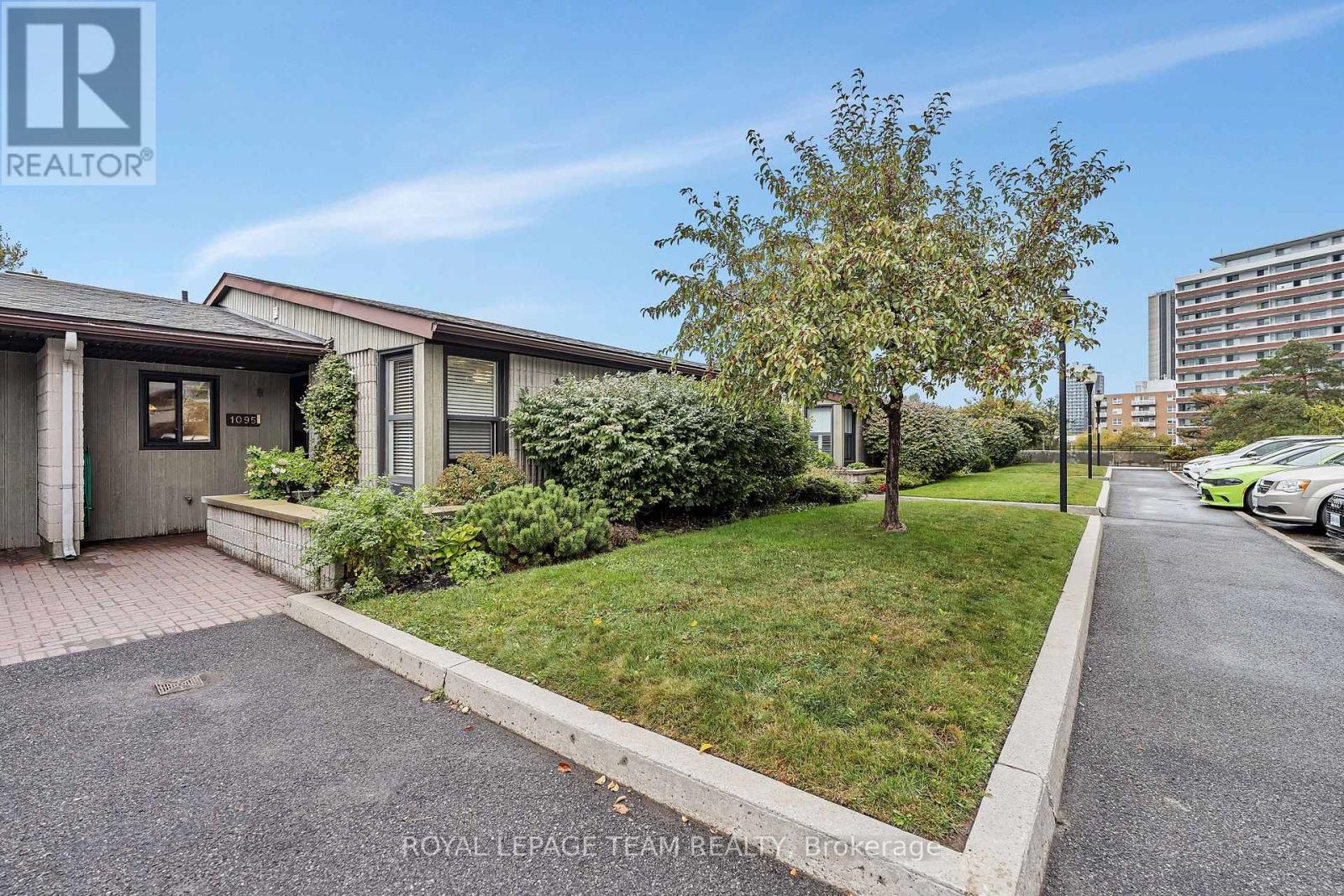 1095 Ambleside Drive, Ottawa, Ontario  K2B 8E2 - Photo 2 - X12429464