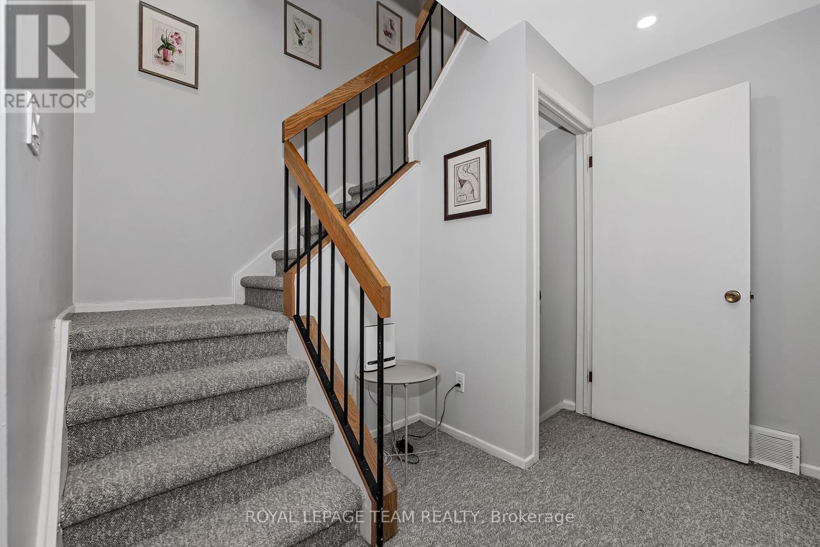 1095 Ambleside Drive, Ottawa, Ontario  K2B 8E2 - Photo 25 - X12429464
