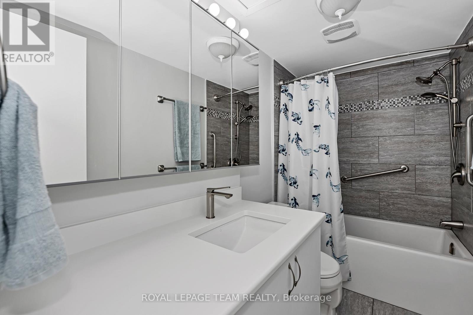 1095 Ambleside Drive, Ottawa, Ontario  K2B 8E2 - Photo 31 - X12429464