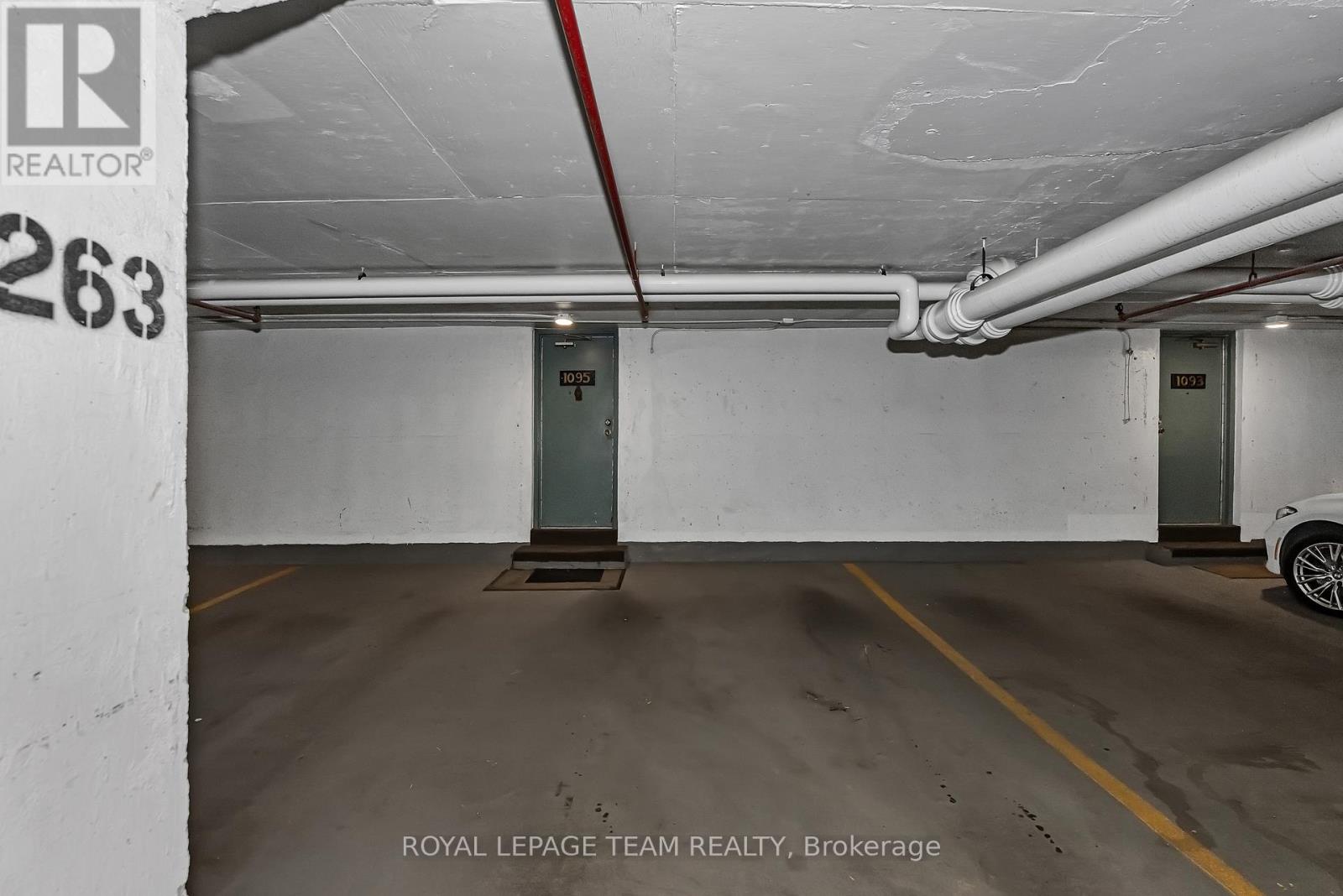 1095 Ambleside Drive, Ottawa, Ontario  K2B 8E2 - Photo 35 - X12429464