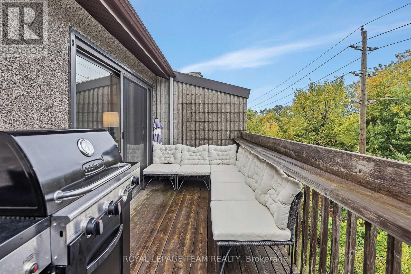 1095 Ambleside Drive, Ottawa, Ontario  K2B 8E2 - Photo 36 - X12429464