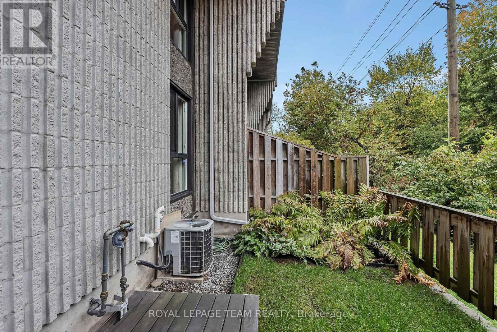 1095 Ambleside Drive, Ottawa, Ontario  K2B 8E2 - Photo 38 - X12429464