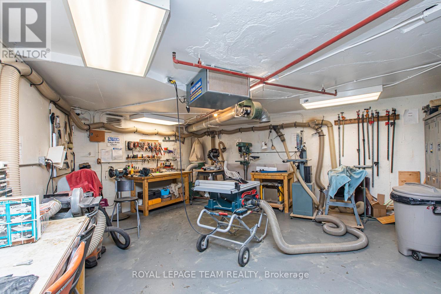 1095 Ambleside Drive, Ottawa, Ontario  K2B 8E2 - Photo 42 - X12429464