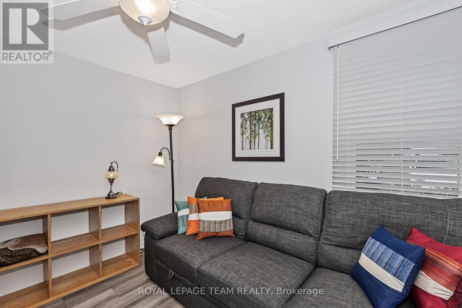 1095 Ambleside Drive, Ottawa, Ontario  K2B 8E2 - Photo 5 - X12429464