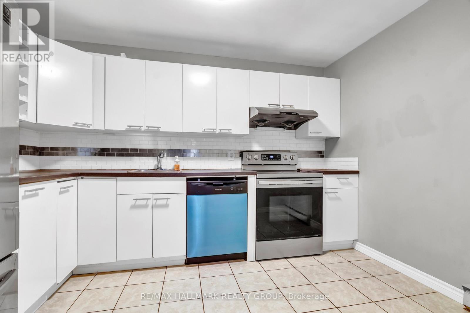 1 - 460 Fenerty Court, Ottawa, Ontario  K2L 3A9 - Photo 10 - X12429511