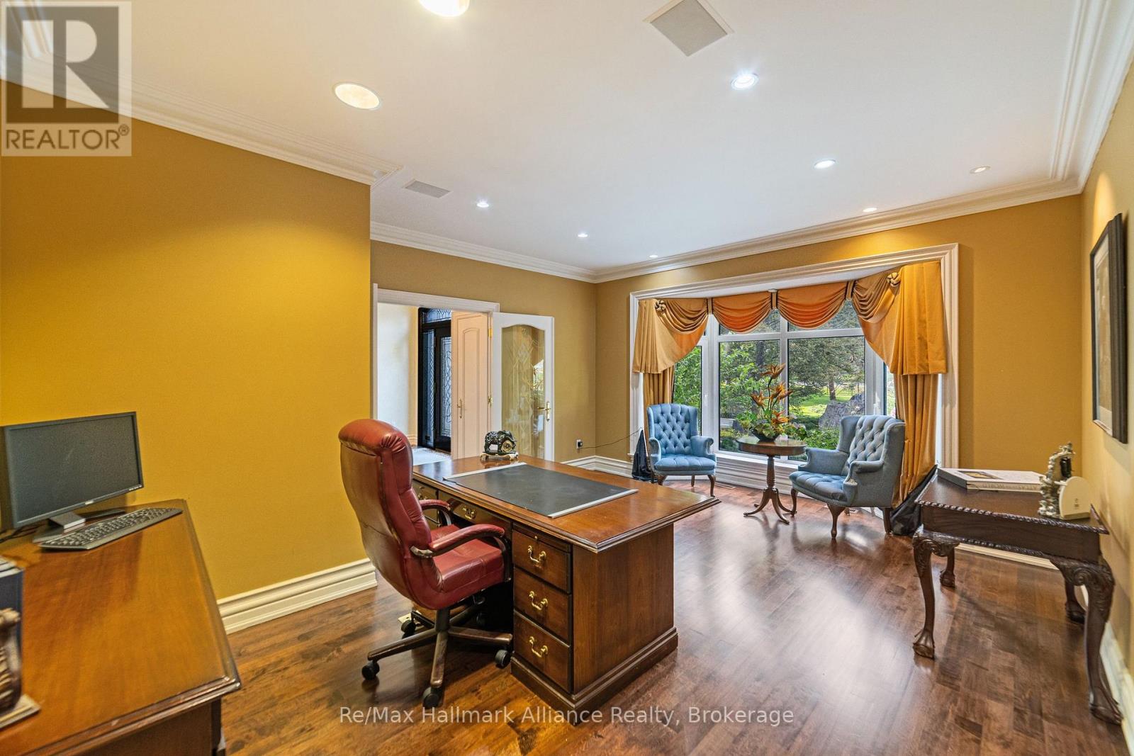 1024 Linbrook Road, Oakville, Ontario  L6J 2L1 - Photo 17 - W12429460