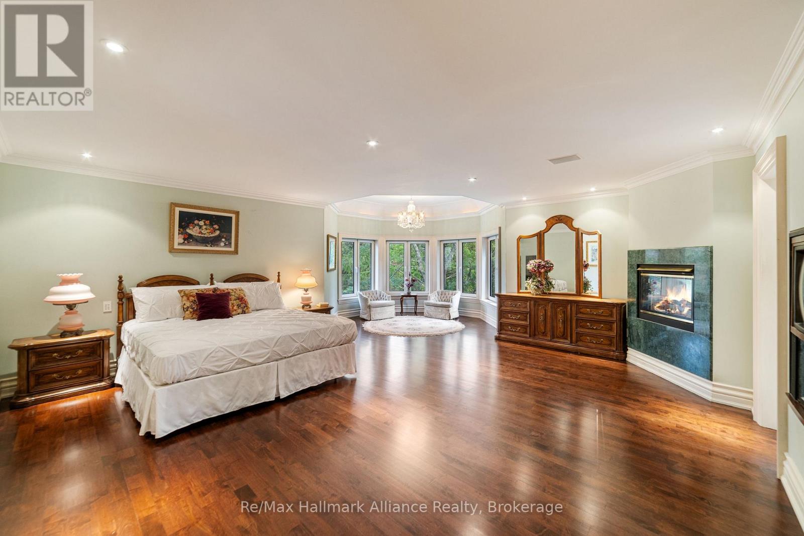 1024 Linbrook Road, Oakville, Ontario  L6J 2L1 - Photo 27 - W12429460