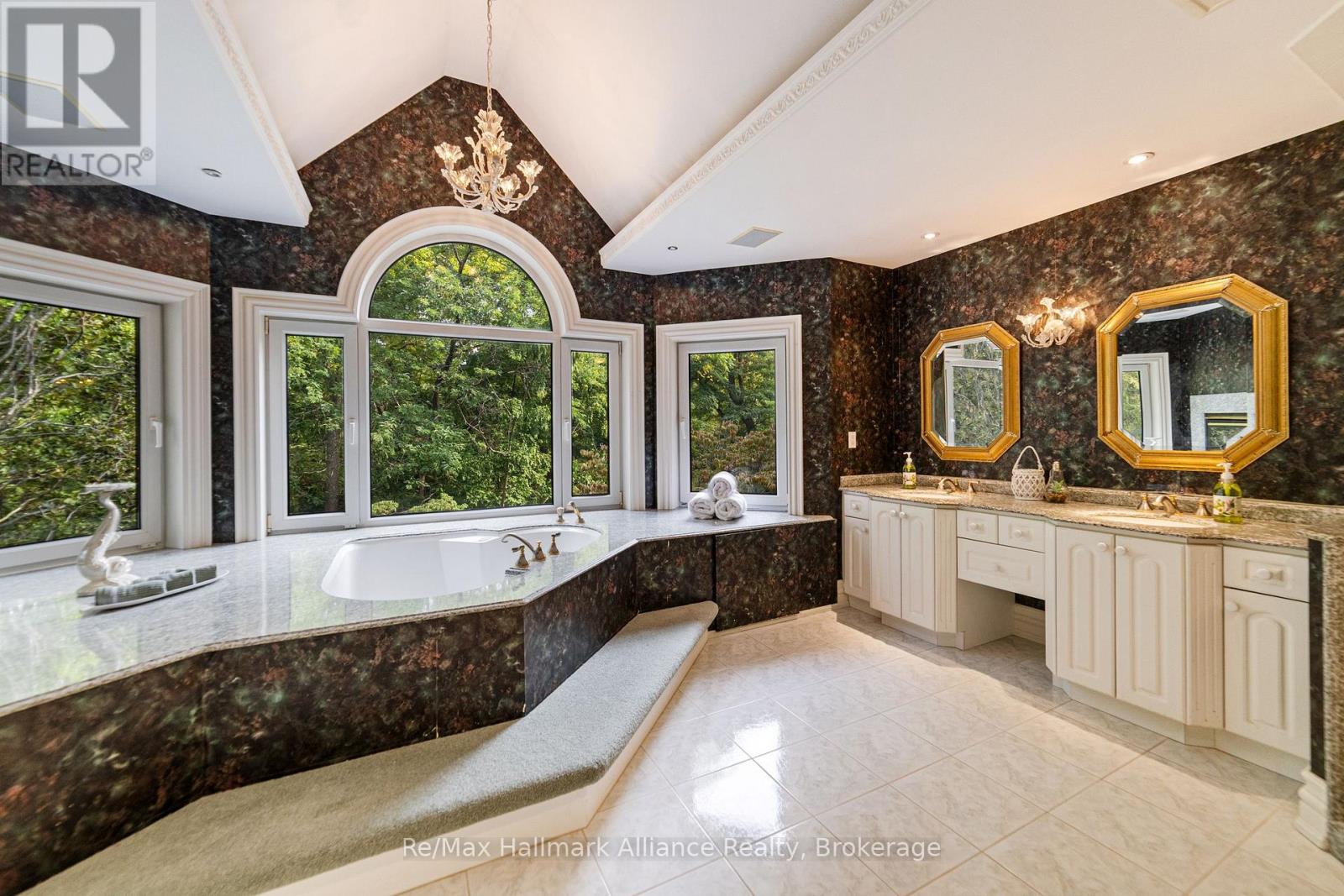 1024 Linbrook Road, Oakville, Ontario  L6J 2L1 - Photo 30 - W12429460