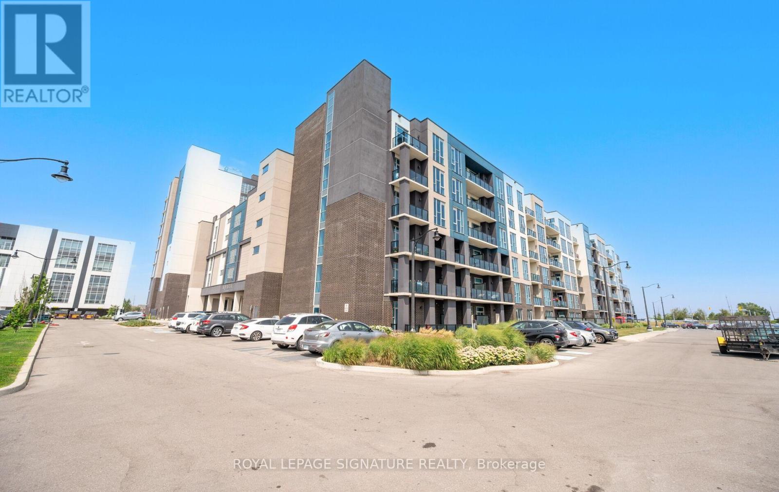 629 - 16 Concord Place, Grimsby, Ontario  L3M 0J1 - Photo 4 - X12429344