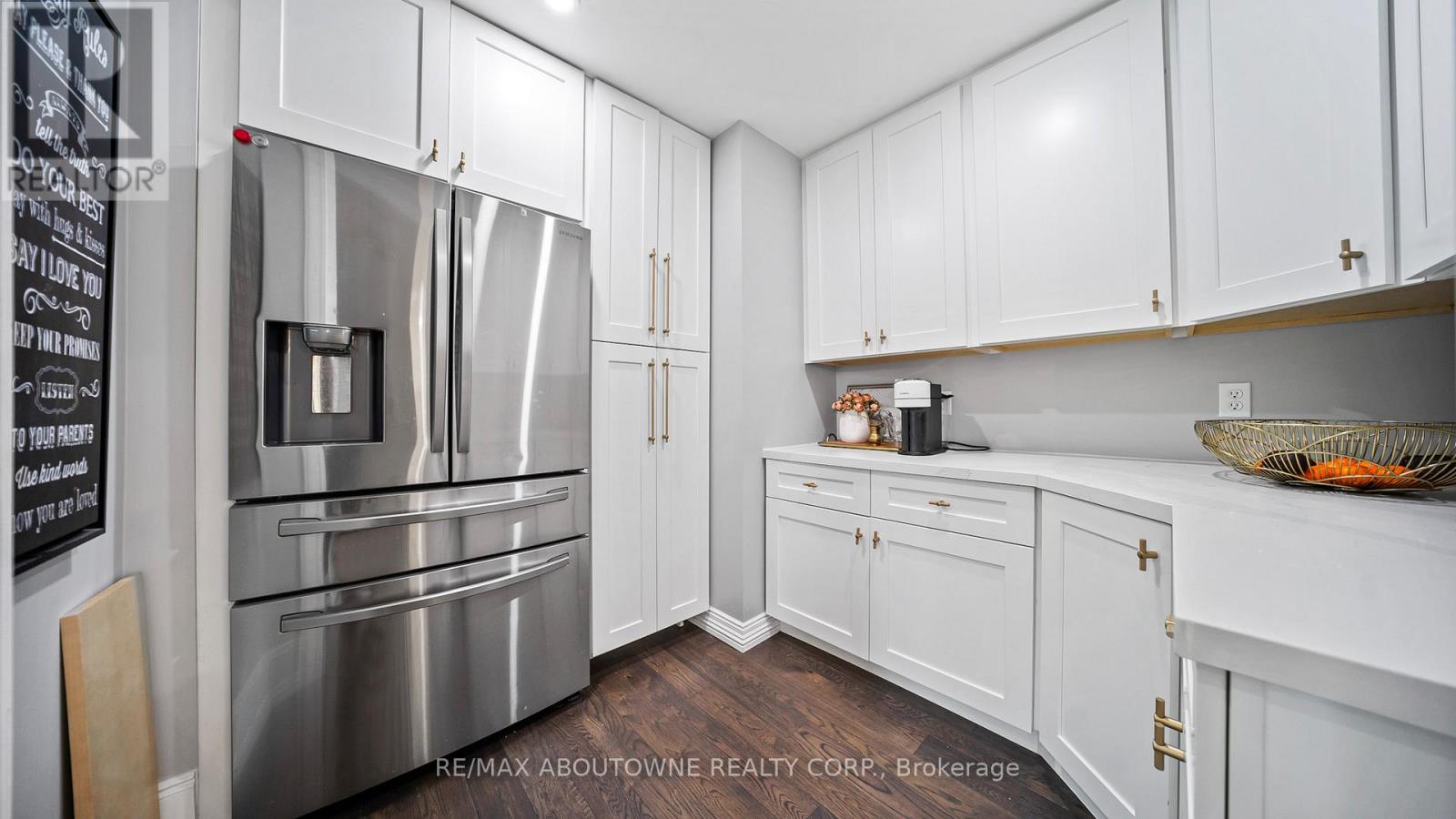 11 John Murray Street, Hamilton, Ontario  L8J 1C5 - Photo 14 - X12429387
