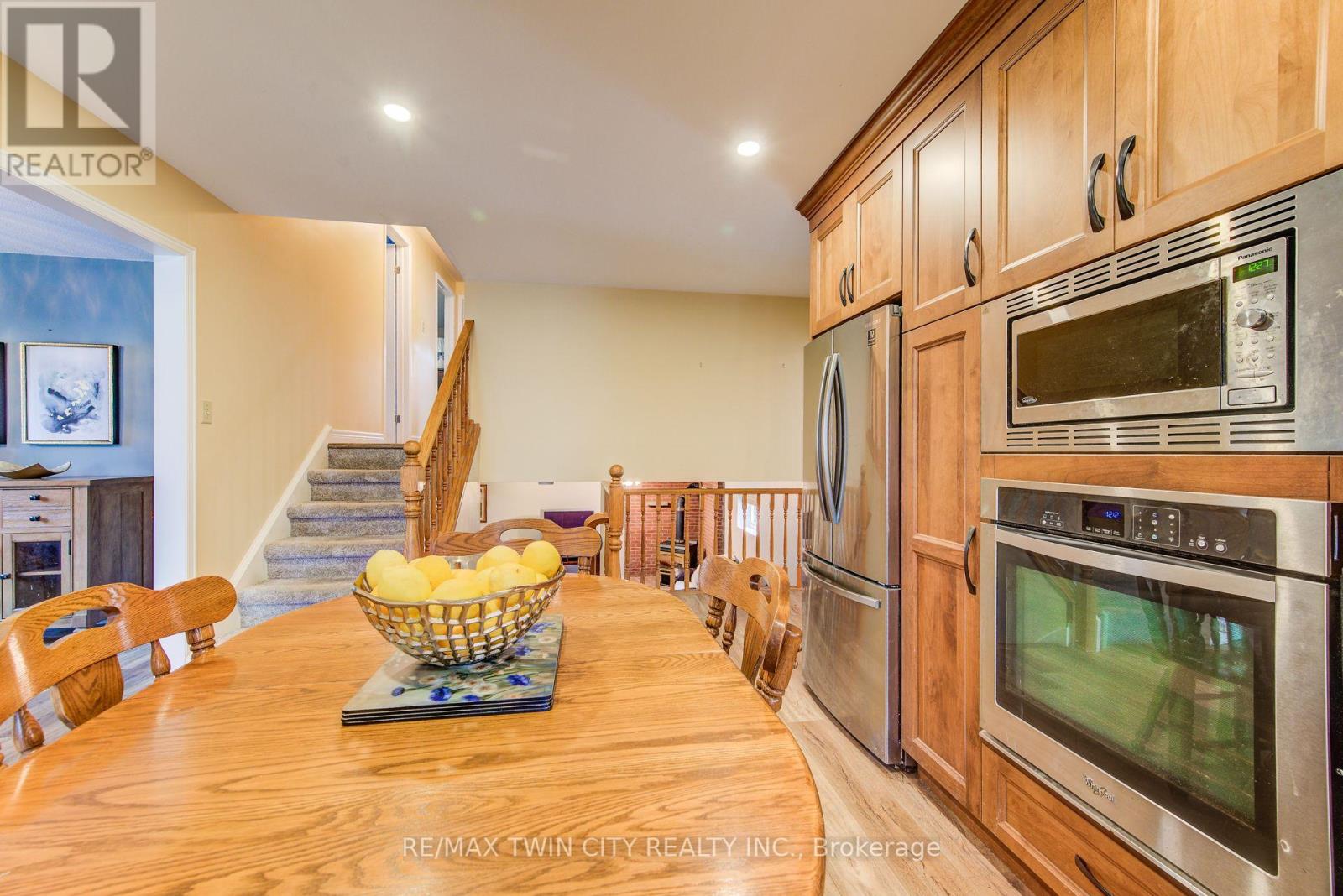 291 Biehn Drive, Kitchener, Ontario  N2R 1B6 - Photo 16 - X12429423