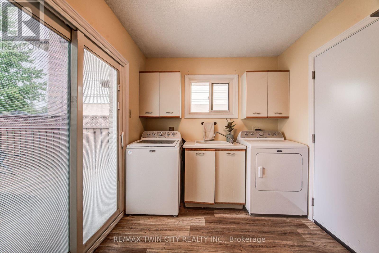 291 Biehn Drive, Kitchener, Ontario  N2R 1B6 - Photo 17 - X12429423