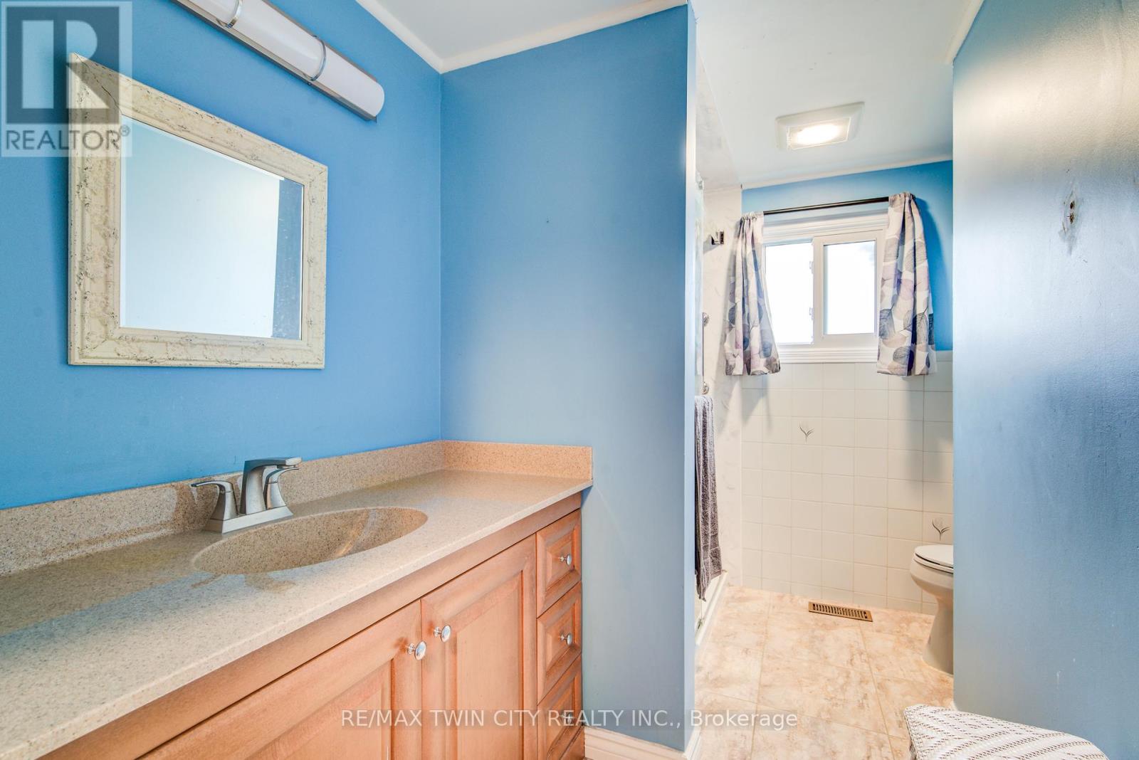 291 Biehn Drive, Kitchener, Ontario  N2R 1B6 - Photo 19 - X12429423