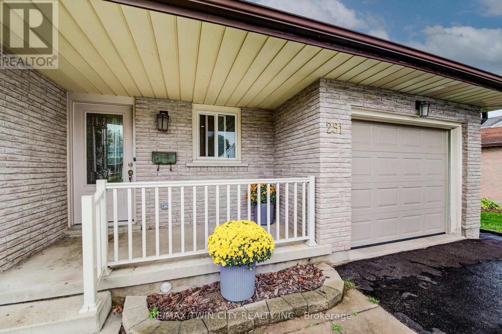 291 Biehn Drive, Kitchener, Ontario  N2R 1B6 - Photo 2 - X12429423