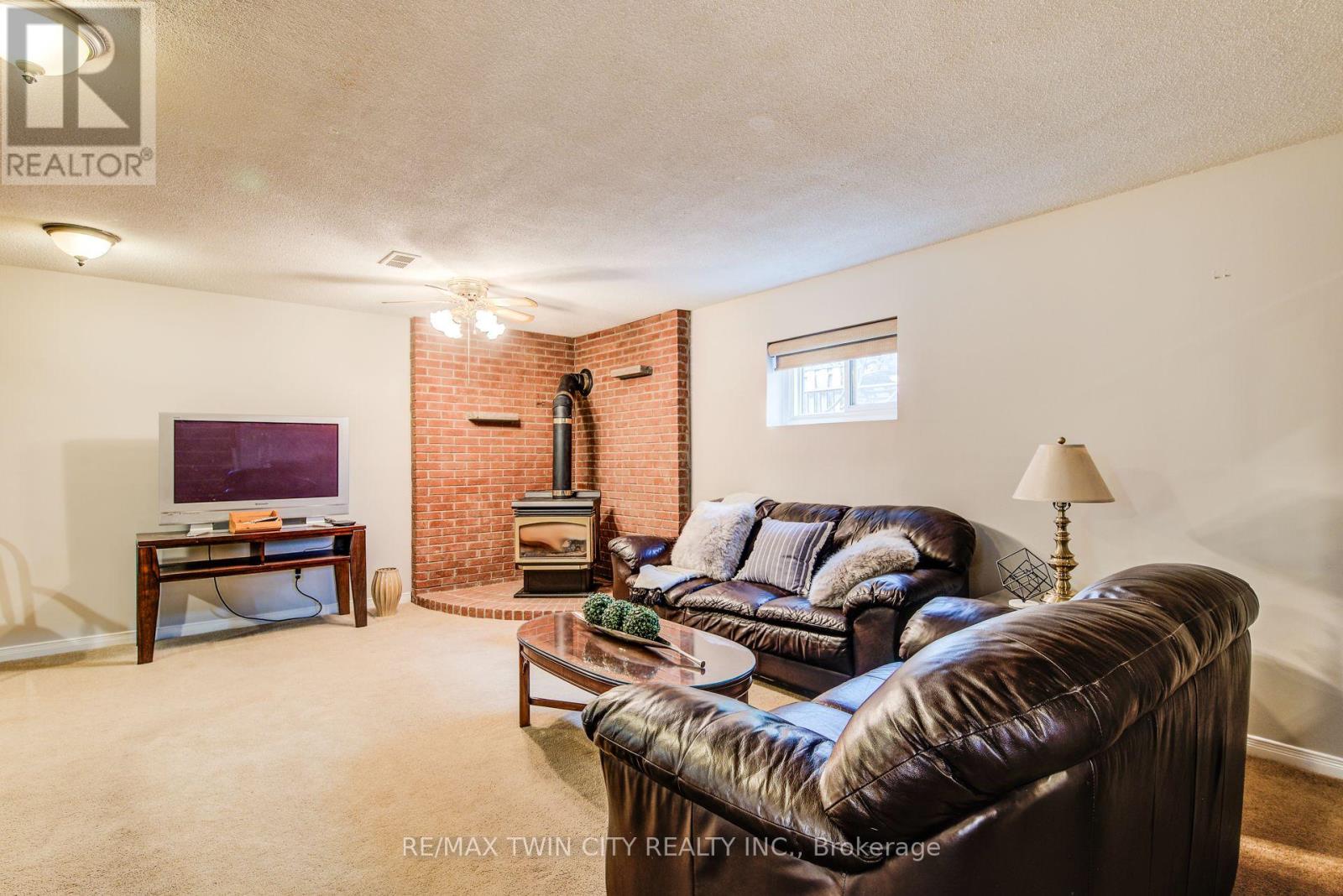 291 Biehn Drive, Kitchener, Ontario  N2R 1B6 - Photo 26 - X12429423