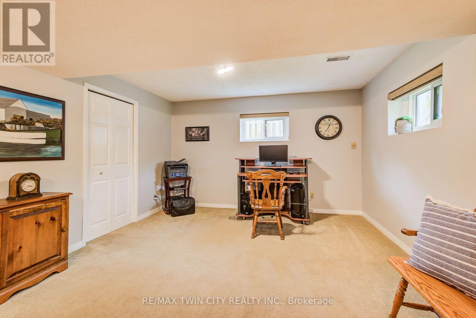 291 Biehn Drive, Kitchener, Ontario  N2R 1B6 - Photo 28 - X12429423
