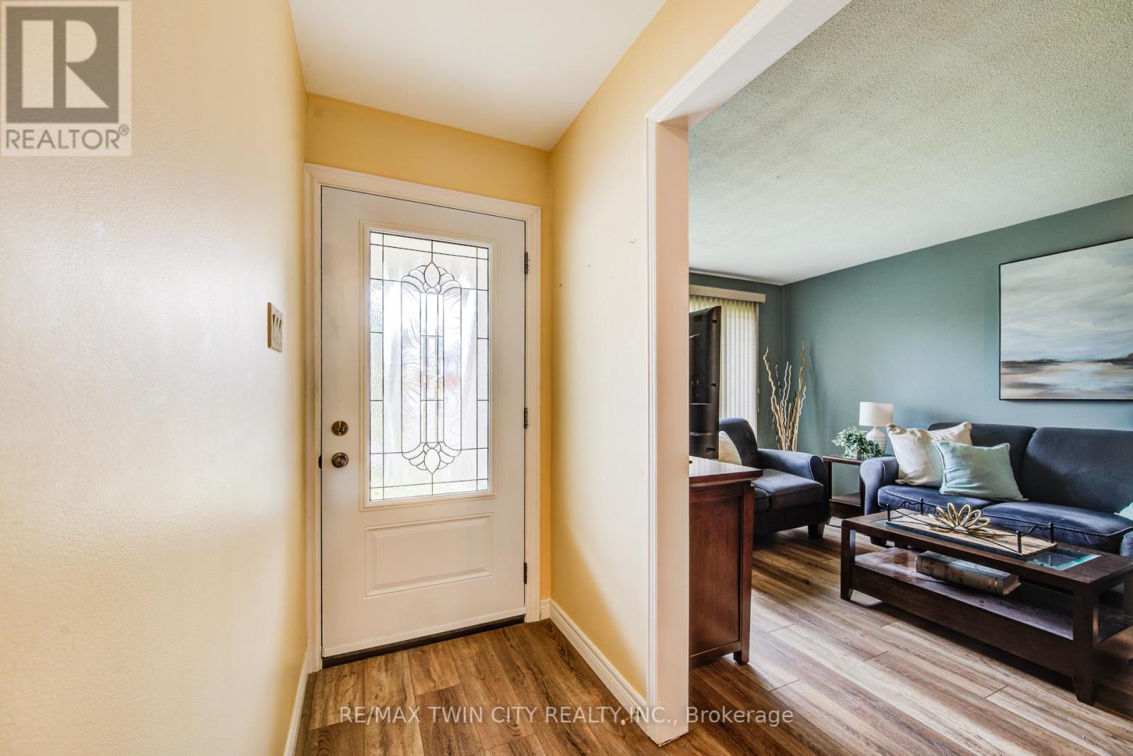 291 Biehn Drive, Kitchener, Ontario  N2R 1B6 - Photo 5 - X12429423