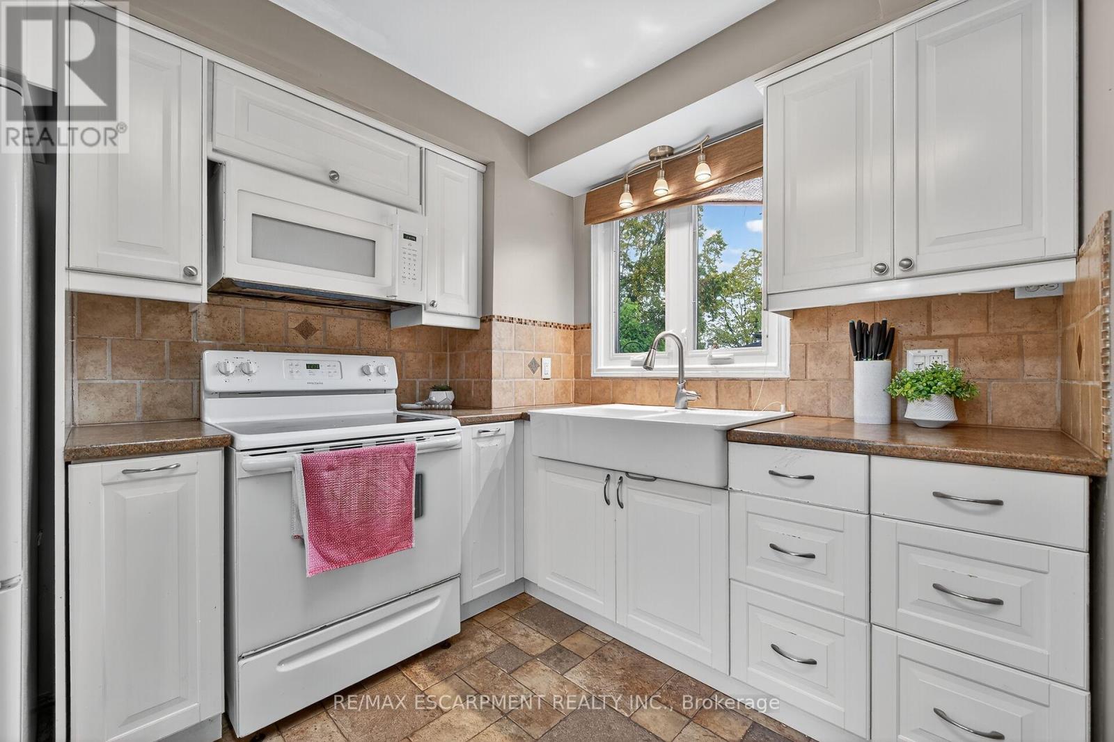 35b Seneca Street S, Haldimand, Ontario  N0A 1E0 - Photo 15 - X12429444